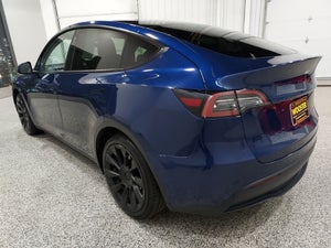 2022 Tesla Model Y Long Range .. Autopilot...425hp...330 miles to a charge..0-60
