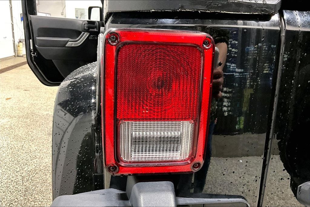 2012 Jeep Wrangler Unlimited Unlimited Sahara