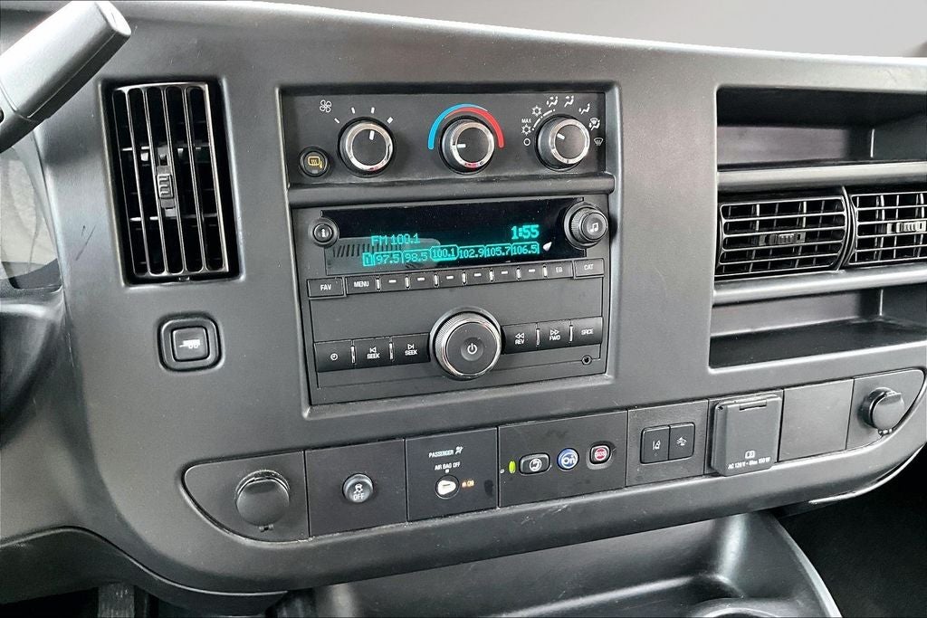 2025 Chevrolet Express Passenger LT Passenger