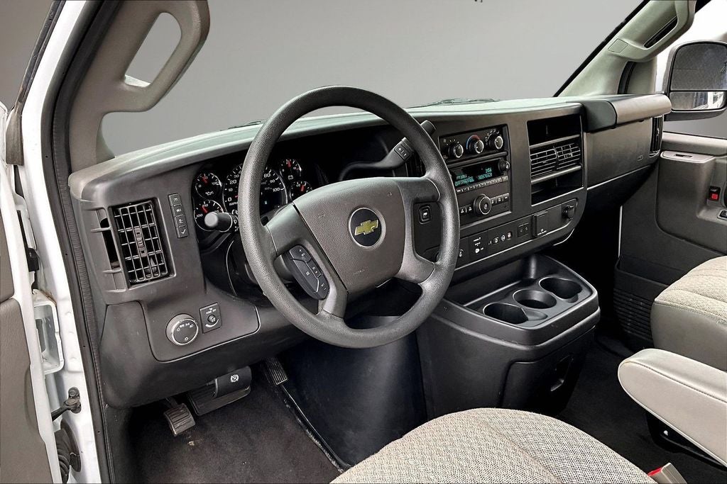 2025 Chevrolet Express Passenger LT Passenger