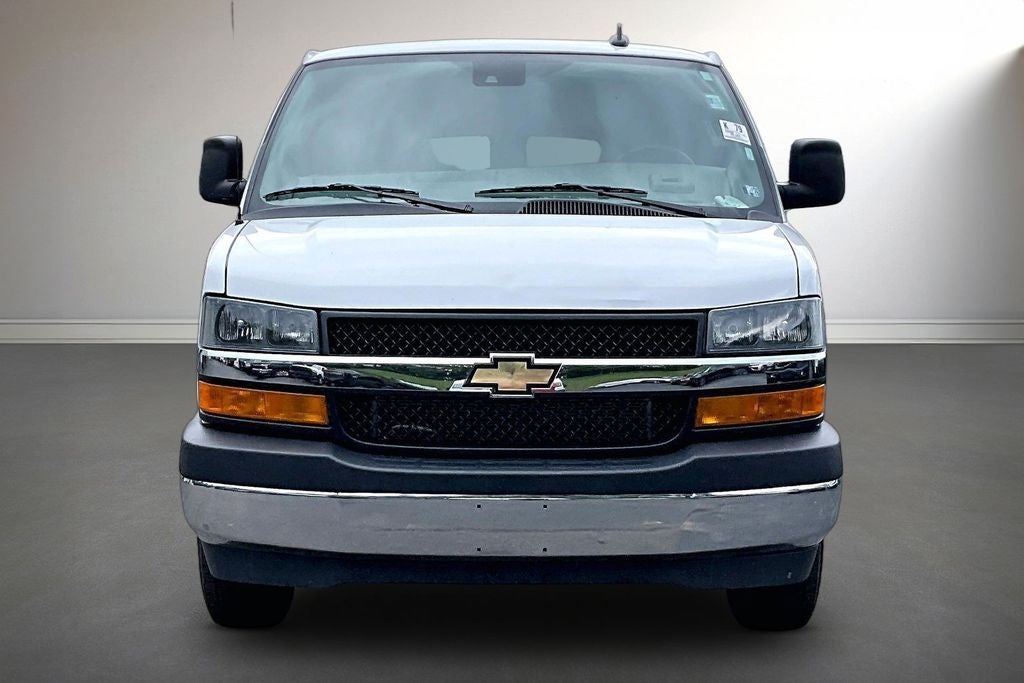 2025 Chevrolet Express Passenger LT Passenger