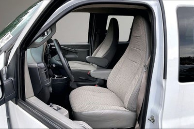 2025 Chevrolet Express Passenger LT Passenger