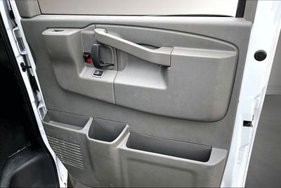 2025 Chevrolet Express Passenger LT Passenger