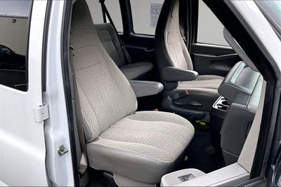 2025 Chevrolet Express Passenger LT Passenger