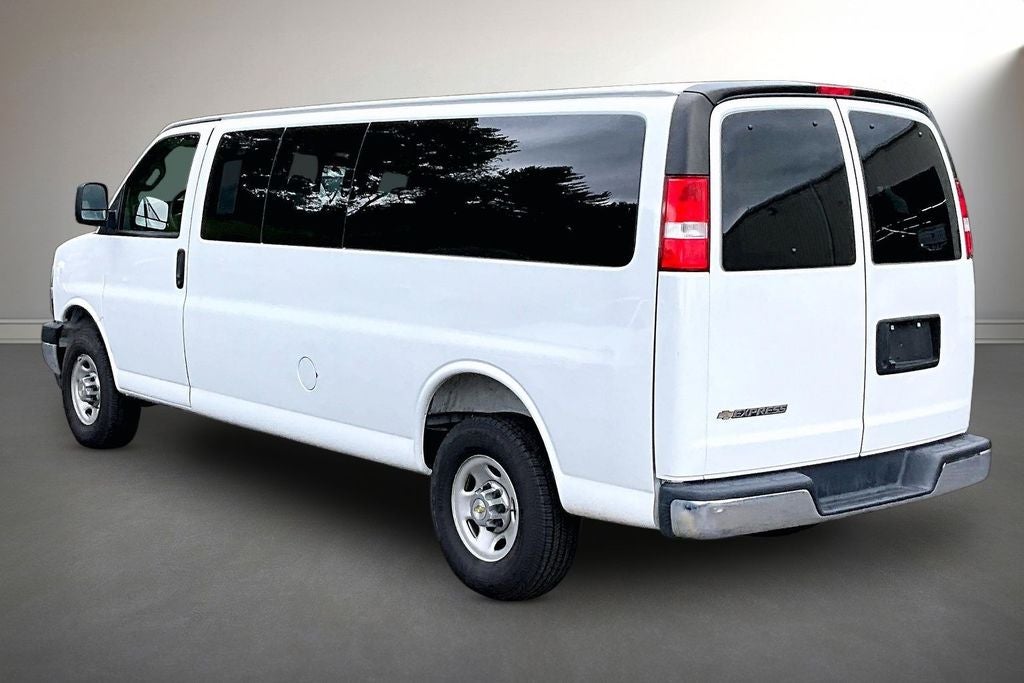 2025 Chevrolet Express Passenger LT Passenger