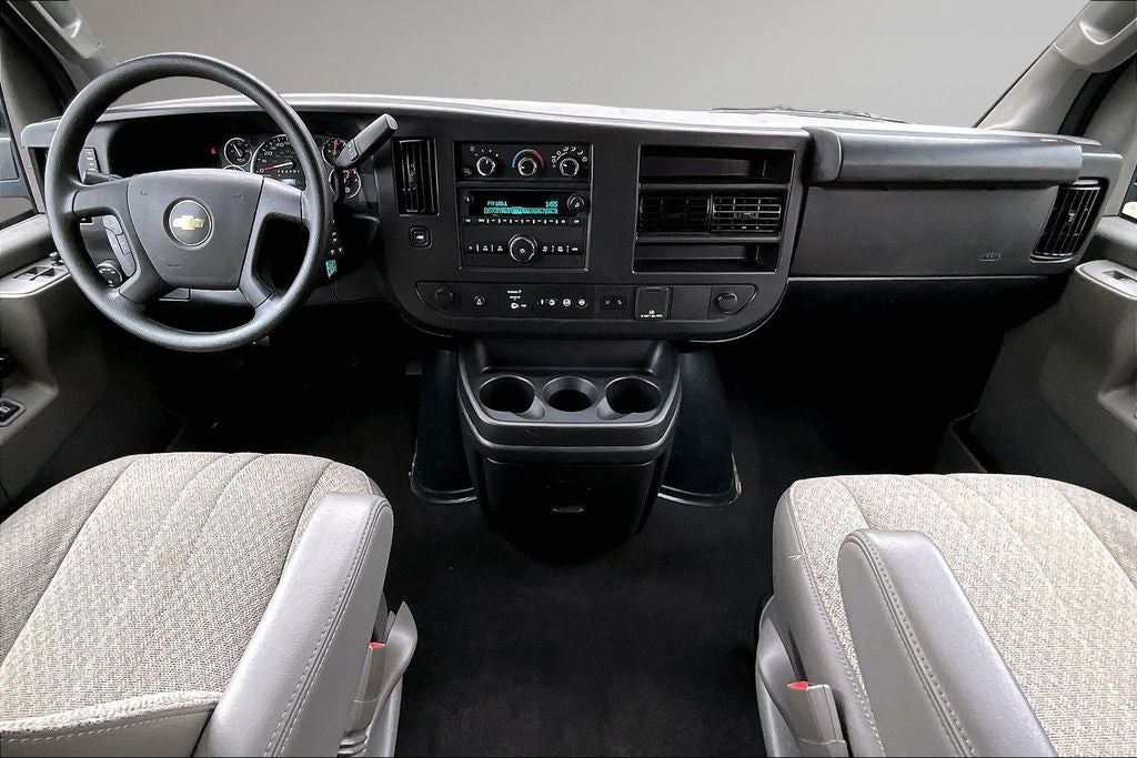2025 Chevrolet Express Passenger LT Passenger