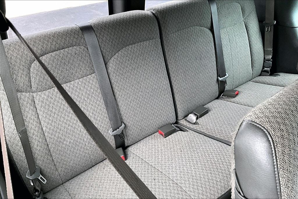 2024 Chevrolet Express Passenger LT Passenger