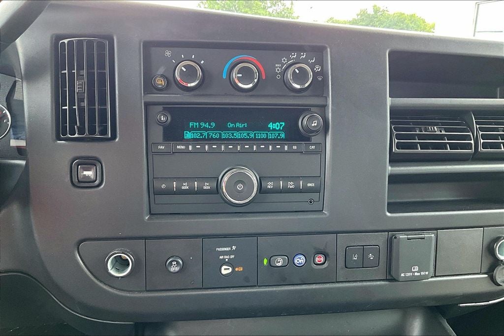 2024 Chevrolet Express Passenger LT Passenger