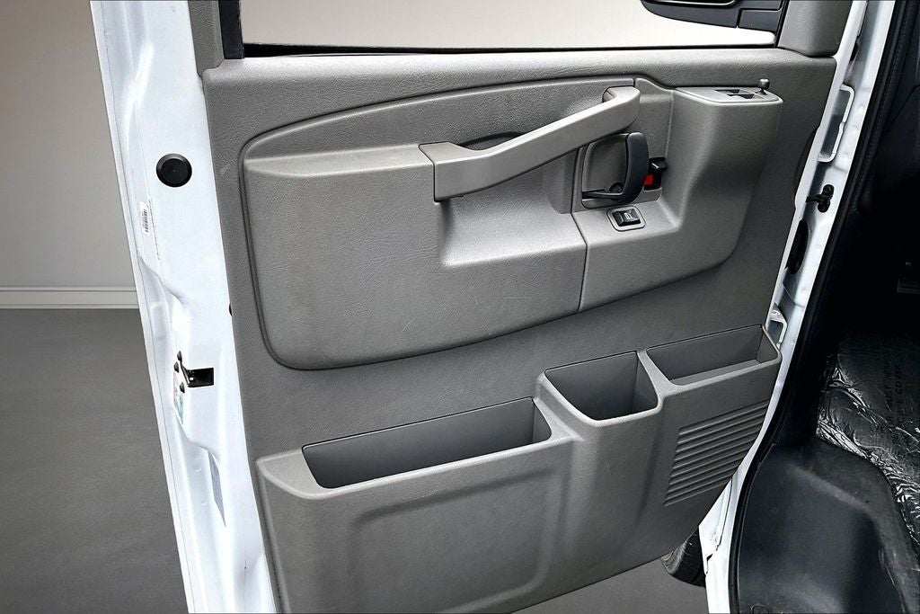 2024 Chevrolet Express Passenger LT Passenger