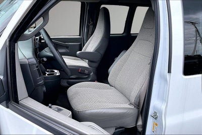 2024 Chevrolet Express Passenger LT Passenger