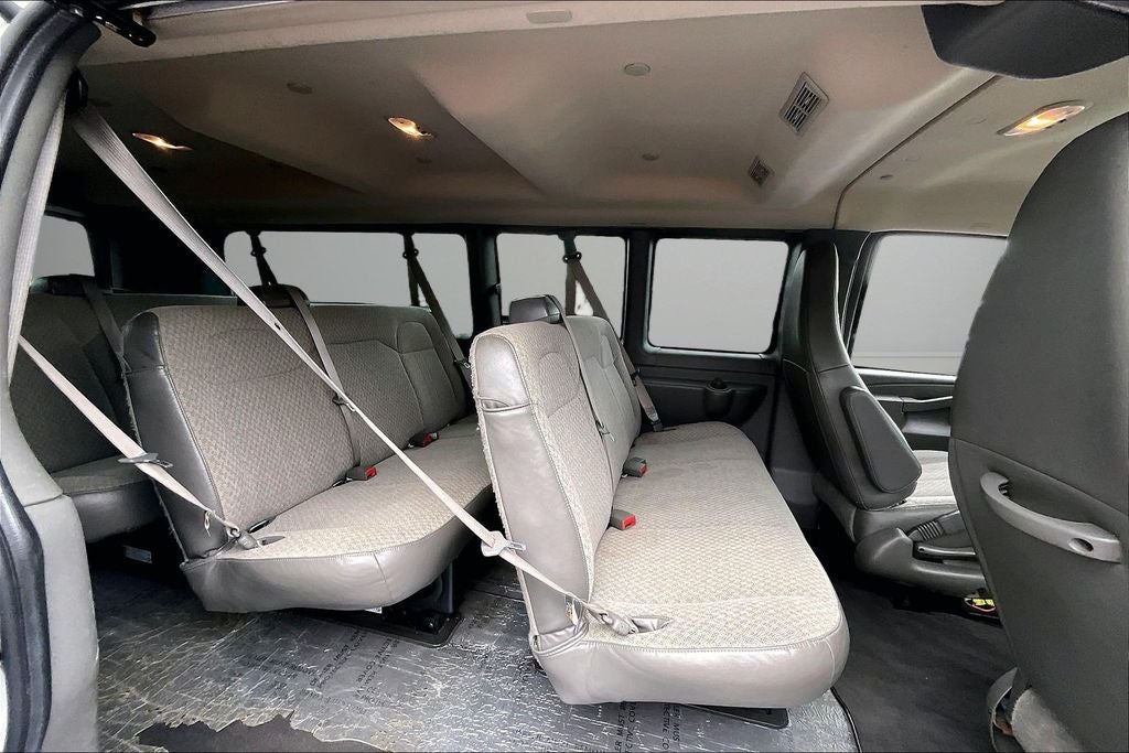 2024 Chevrolet Express Passenger LT Passenger