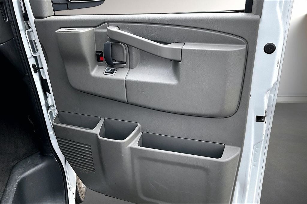 2024 Chevrolet Express Passenger LT Passenger