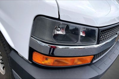 2024 Chevrolet Express Passenger LT Passenger
