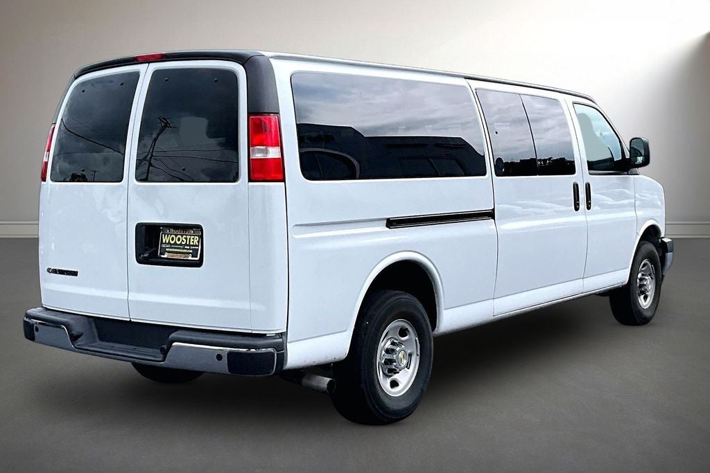 2024 Chevrolet Express Passenger LT Passenger