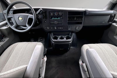 2024 Chevrolet Express Passenger LT Passenger