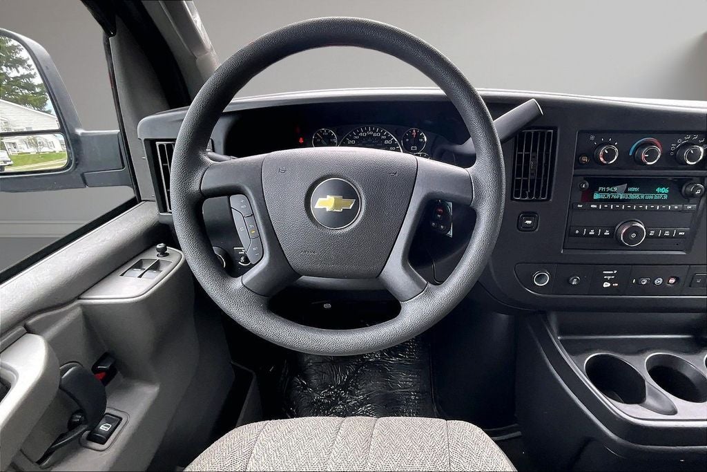 2024 Chevrolet Express Passenger LT Passenger