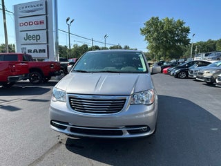 2016 Chrysler Town &amp; Country Touring