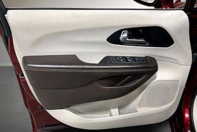 2021 Chrysler Pacifica Touring