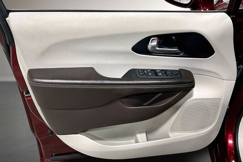 2021 Chrysler Pacifica Touring