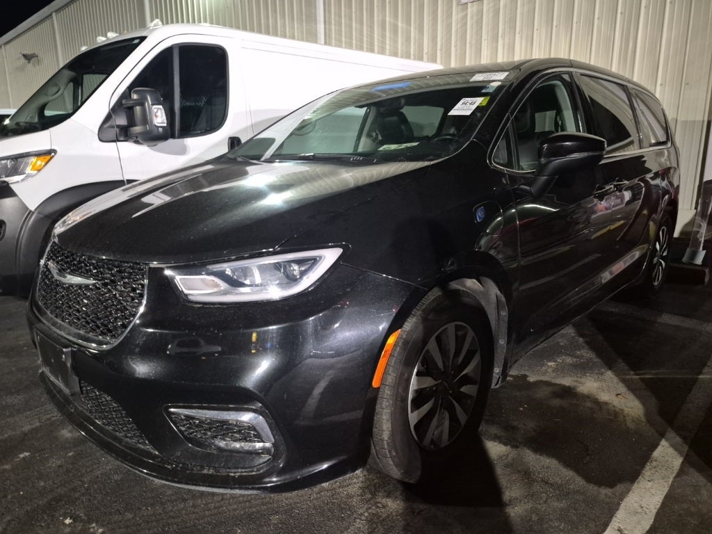2023 Chrysler Pacifica Hybrid Touring L