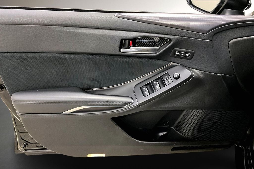 2022 Toyota Avalon Touring