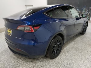 2022 Tesla Model Y Long Range .. Autopilot...425hp...330 miles to a charge..0-60