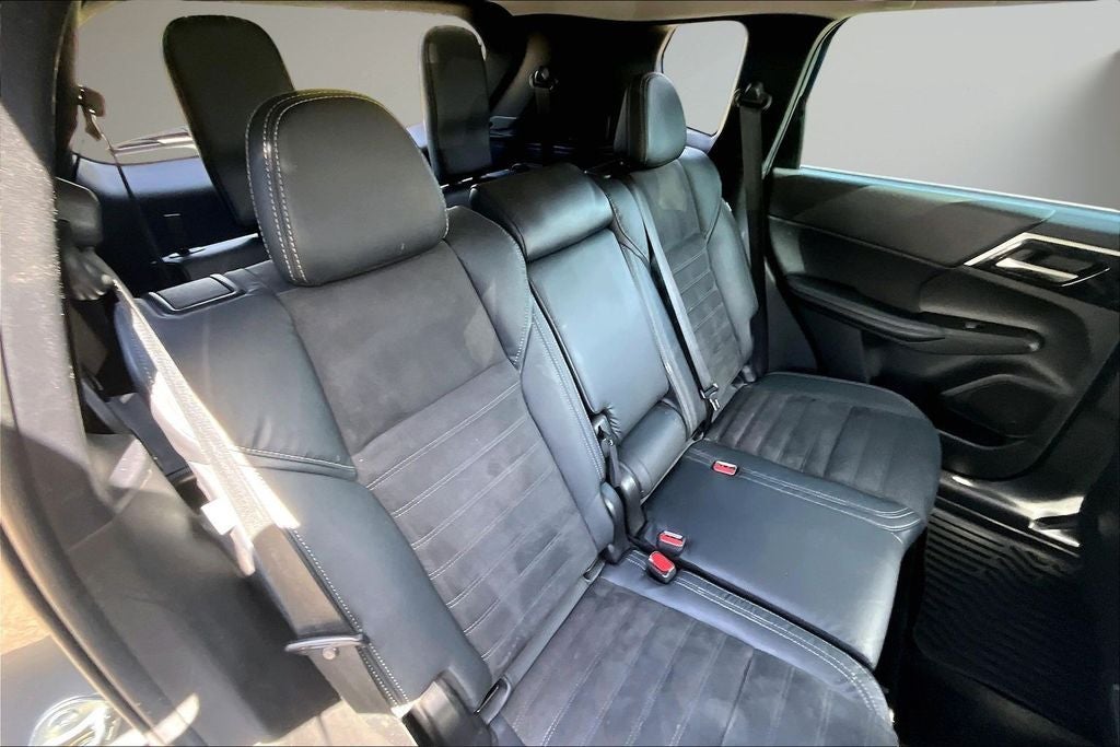 2023 Mitsubishi Outlander SE