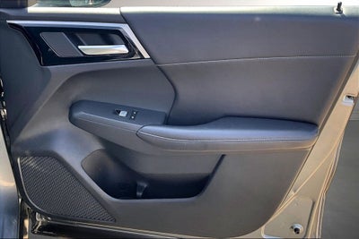 2023 Mitsubishi Outlander SE