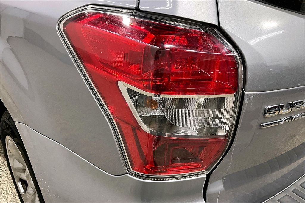 2016 Subaru Forester 2.5i