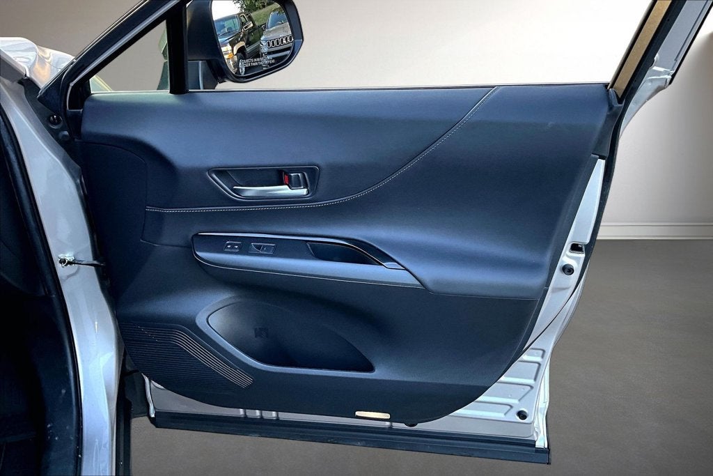2022 Toyota Venza LE
