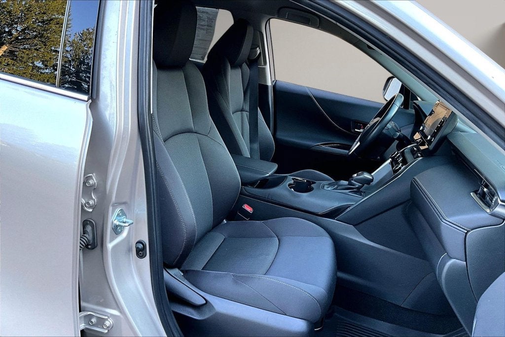 2022 Toyota Venza LE