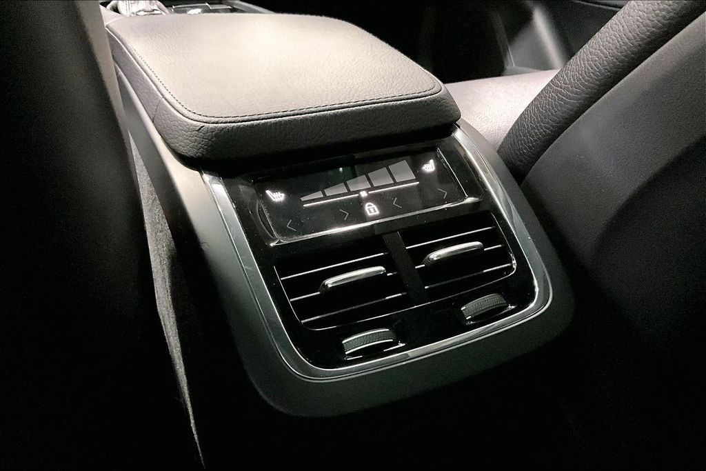 2020 Volvo XC90 T6 Momentum