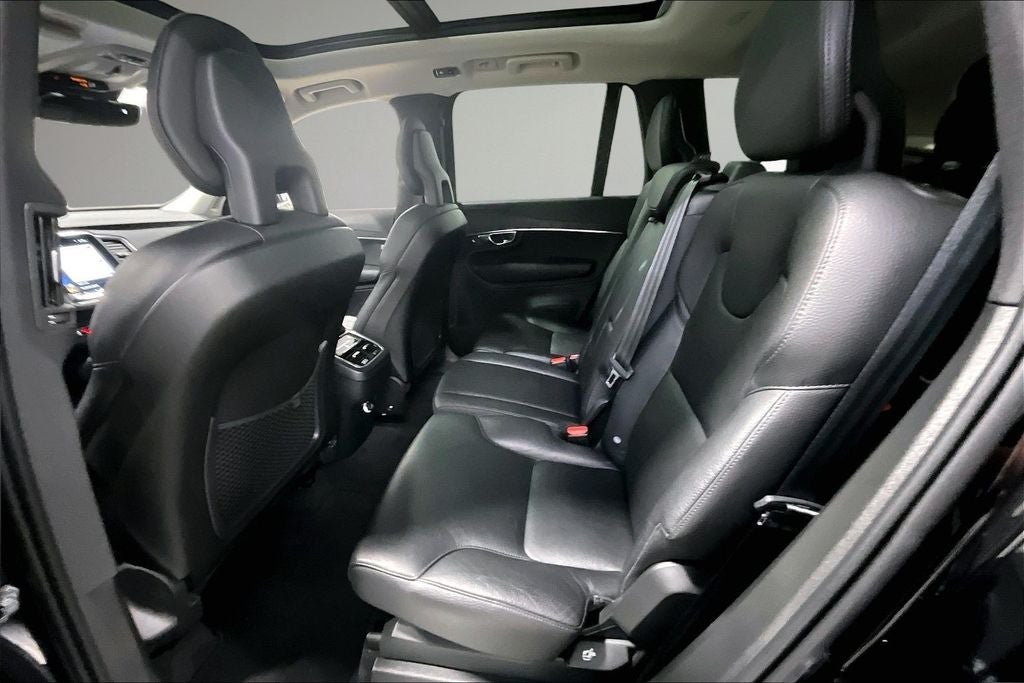2020 Volvo XC90 T6 Momentum