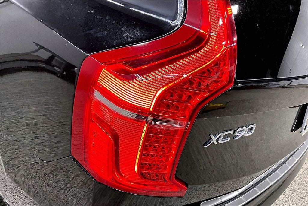 2020 Volvo XC90 T6 Momentum