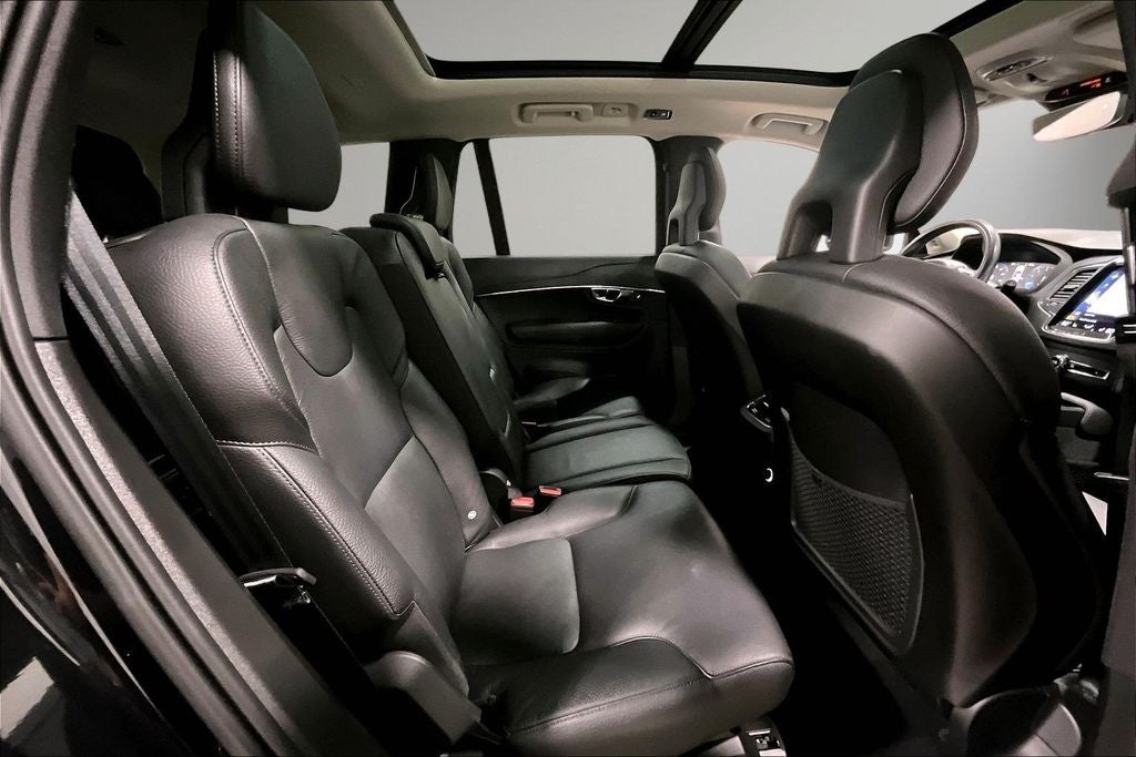 2020 Volvo XC90 T6 Momentum