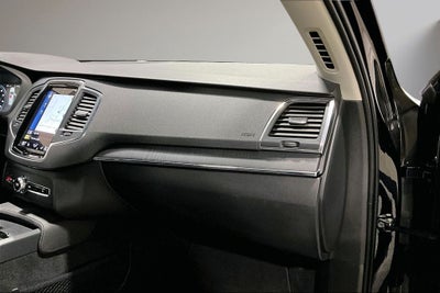 2020 Volvo XC90 T6 Momentum