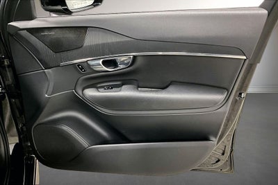 2020 Volvo XC90 T6 Momentum