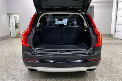 2020 Volvo XC90 T6 Momentum