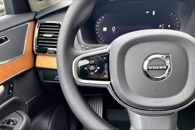 2024 Volvo XC90 B5 Plus