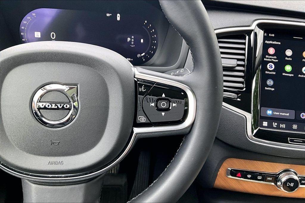 2024 Volvo XC90 B5 Plus