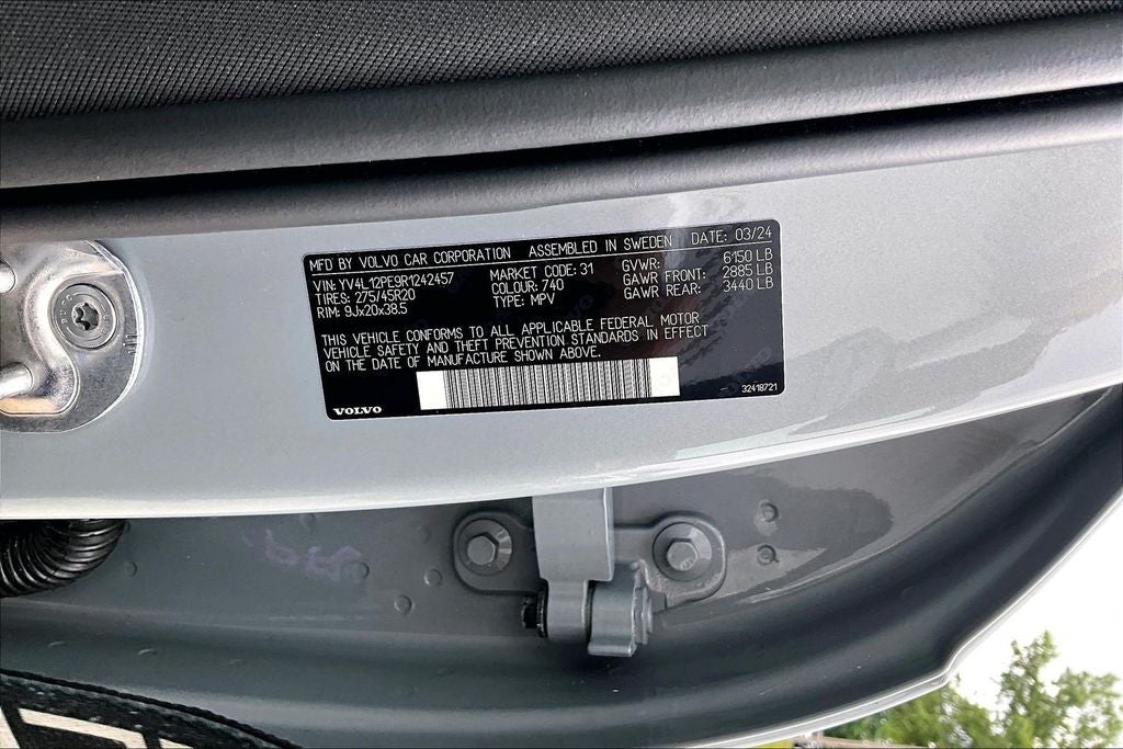 2024 Volvo XC90 B5 Plus