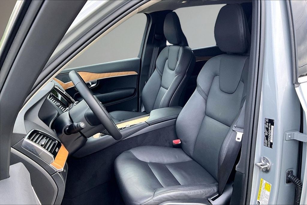 2024 Volvo XC90 B5 Plus