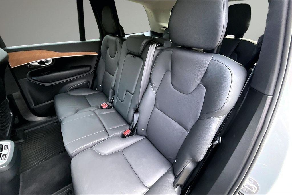 2024 Volvo XC90 B5 Plus