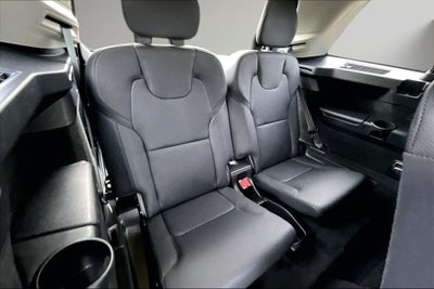 2024 Volvo XC90 B5 Plus
