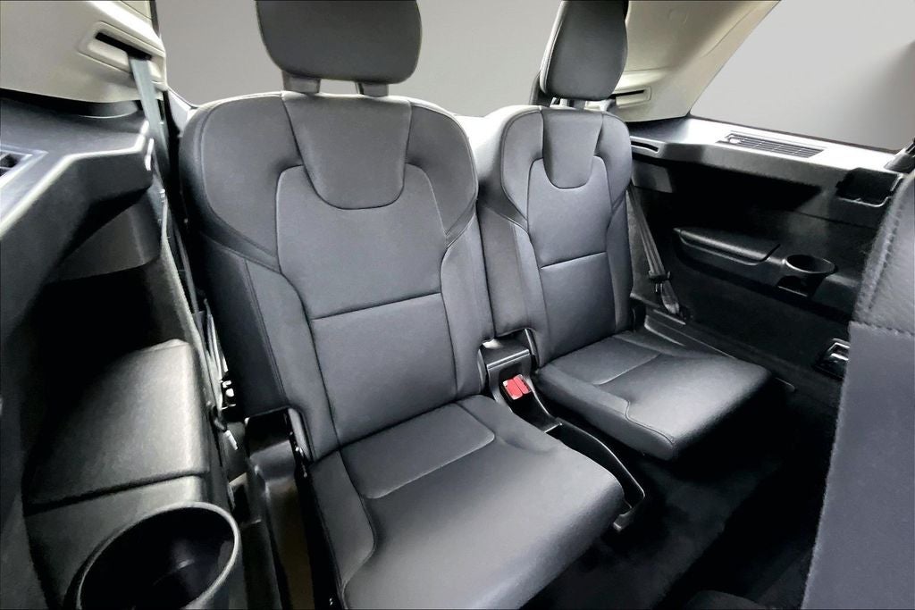 2024 Volvo XC90 B5 Plus