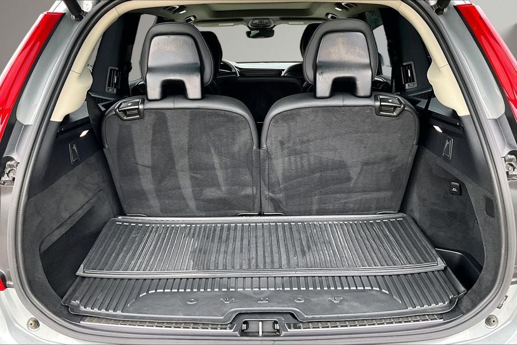 2024 Volvo XC90 B5 Plus