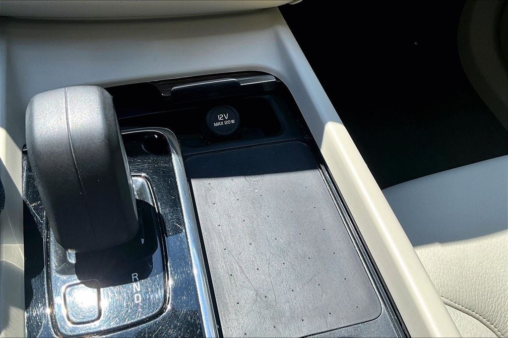 2022 Volvo XC60 B5 Momentum