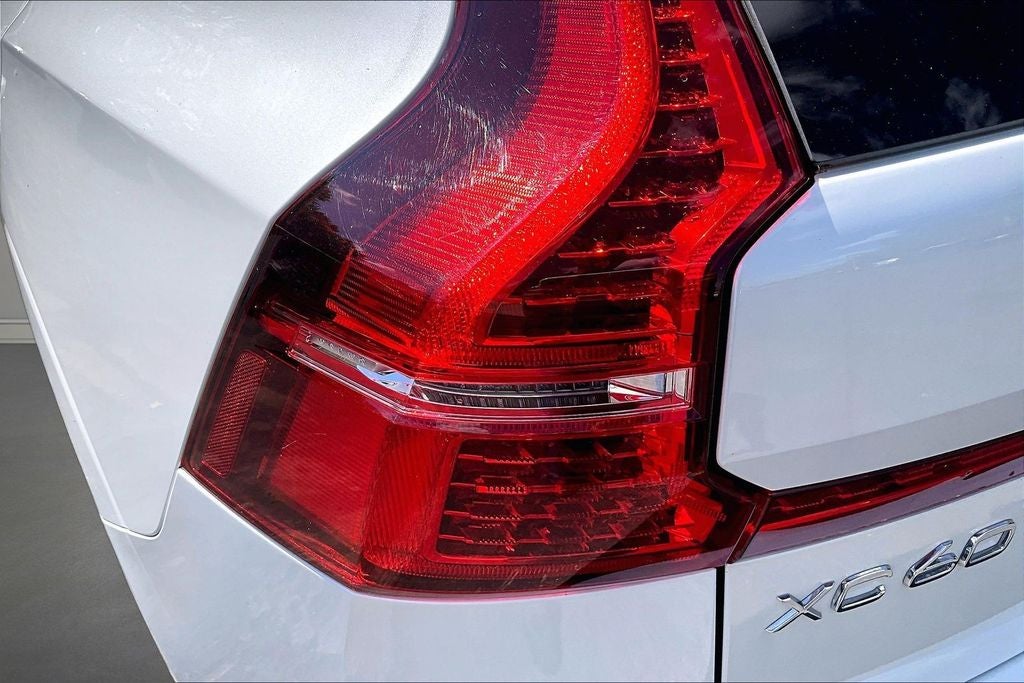 2022 Volvo XC60 B5 Momentum
