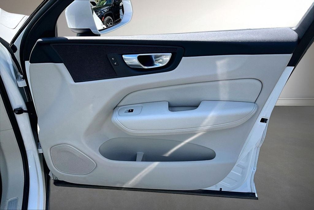 2022 Volvo XC60 B5 Momentum
