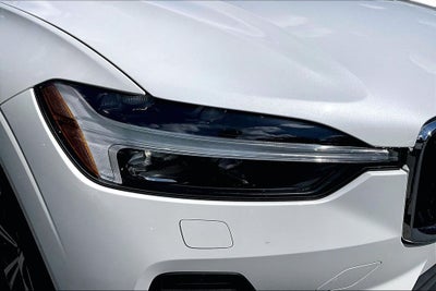 2022 Volvo XC60 B5 Momentum